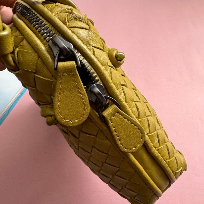 🎆羊皮不用2萬 BV 芥末綠貝殼羊皮斜背包-16