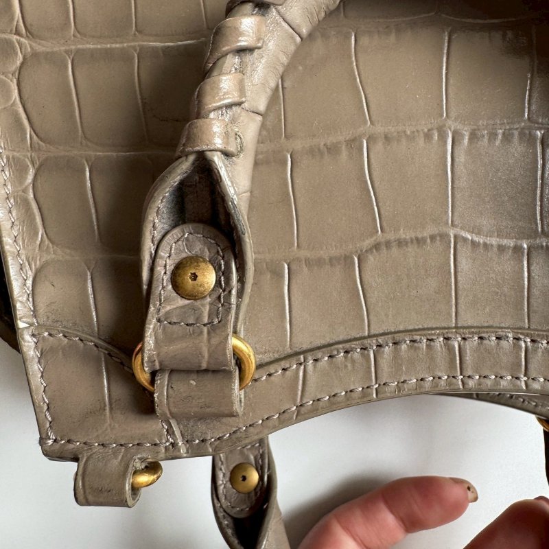 ✨超級可愛 BALENCIAGA 灰色鱷魚壓紋CITY MINI 機車包-12