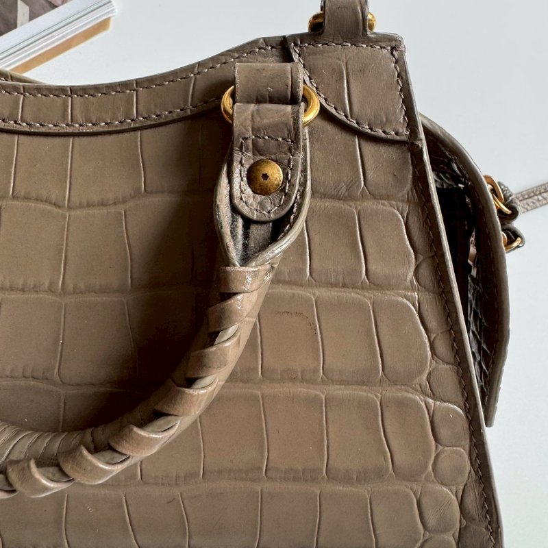 ✨超級可愛 BALENCIAGA 灰色鱷魚壓紋CITY MINI 機車包-25