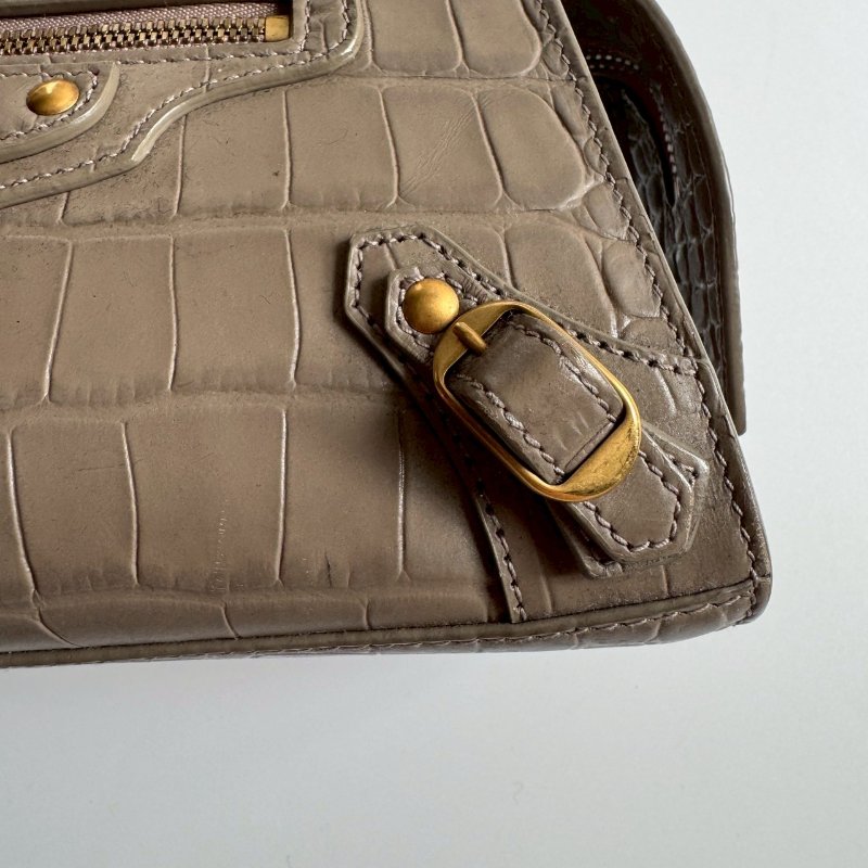 ✨超級可愛 BALENCIAGA 灰色鱷魚壓紋CITY MINI 機車包-28