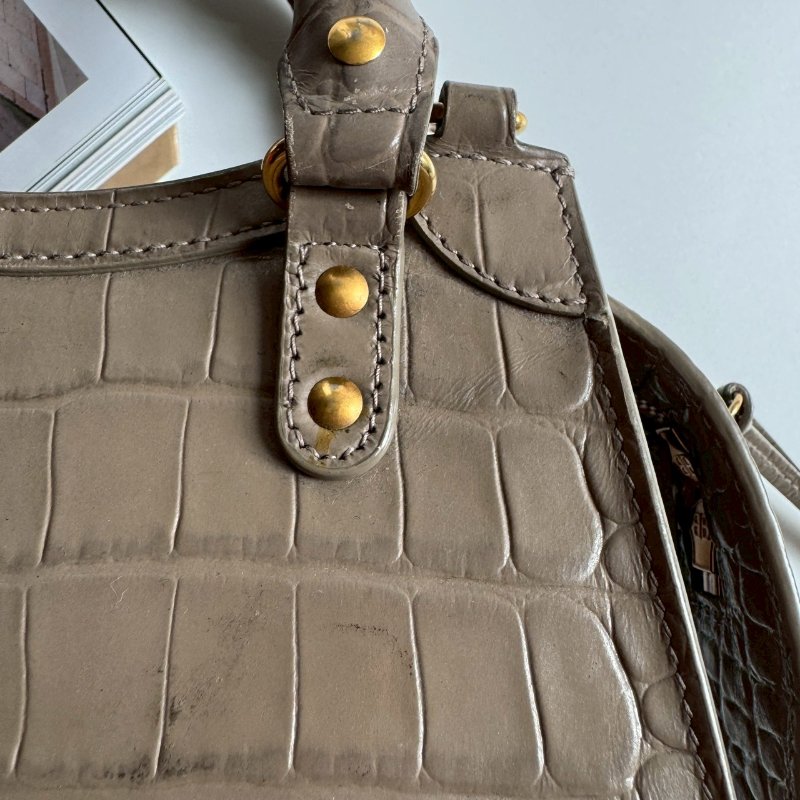 ✨超級可愛 BALENCIAGA 灰色鱷魚壓紋CITY MINI 機車包-30