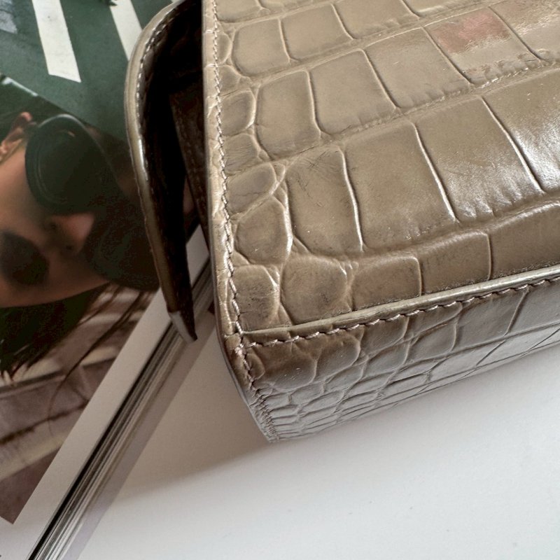 ✨超級可愛 BALENCIAGA 灰色鱷魚壓紋CITY MINI 機車包-32