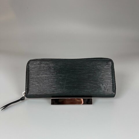 LV M60915 黑水波紋ㄇ拉長夾