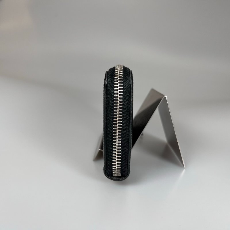 LV M60915 黑水波紋ㄇ拉長夾-2