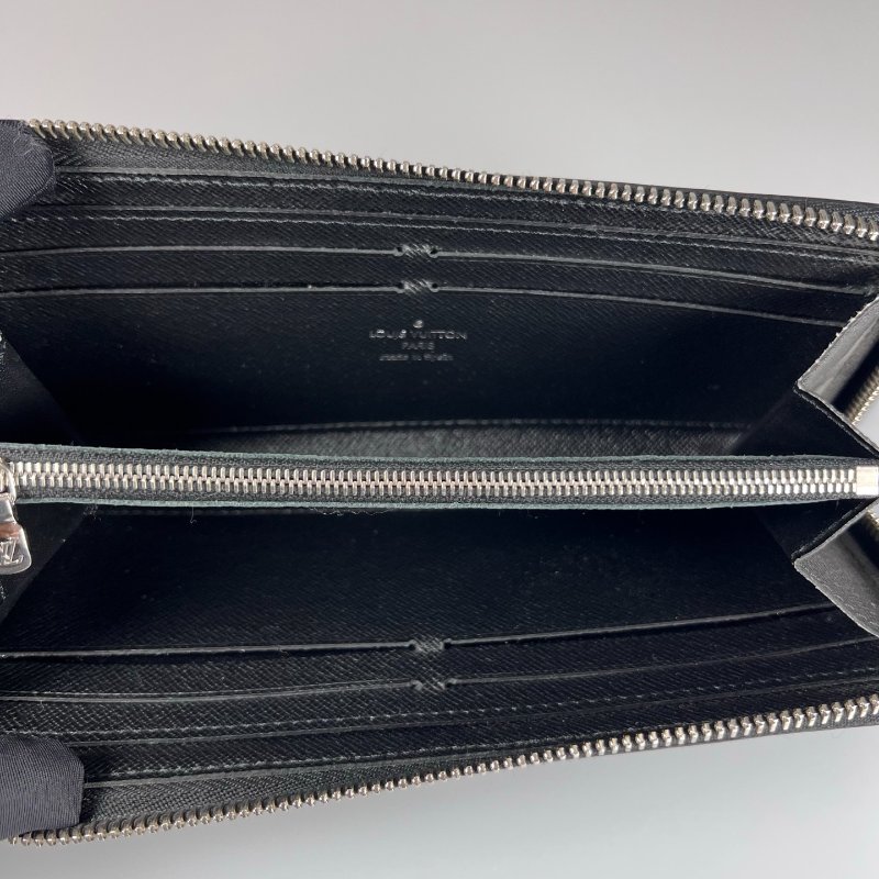 LV M60915 黑水波紋ㄇ拉長夾-5