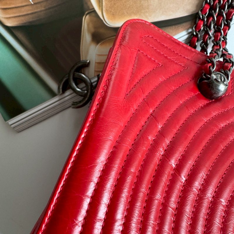🎉不用5萬元的香奈兒 Chanel 紅牛皮壓紋鏈包-17