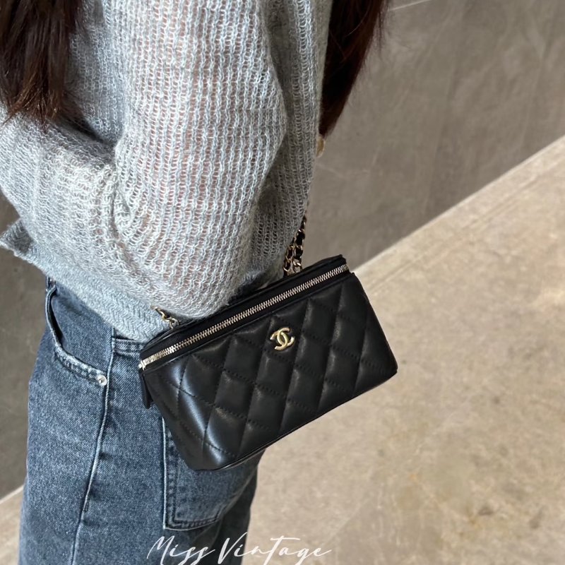 CHANEL 金球羊皮長盒子 - 黑金-10