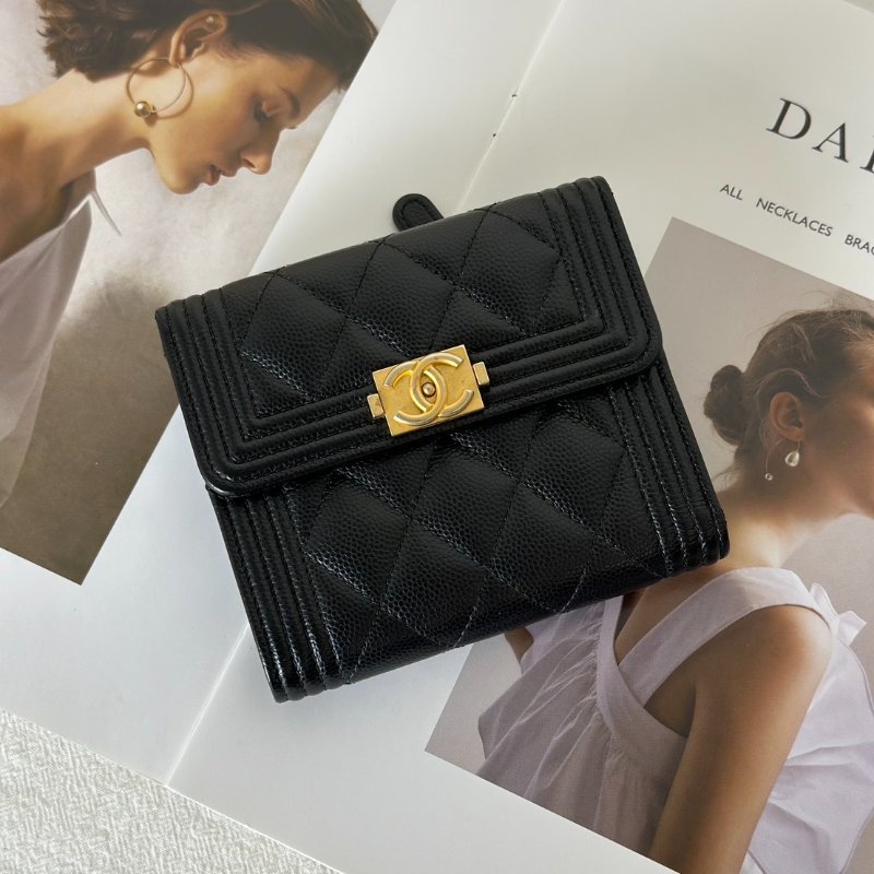 CHANEL Boy粒面牛皮三折短夾 - 黑金25開-0