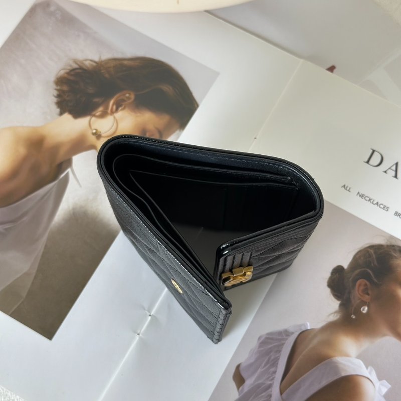 CHANEL Boy粒面牛皮三折短夾 - 黑金25開-5