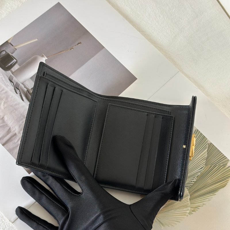 CHANEL Boy粒面牛皮三折短夾 - 黑金25開-6