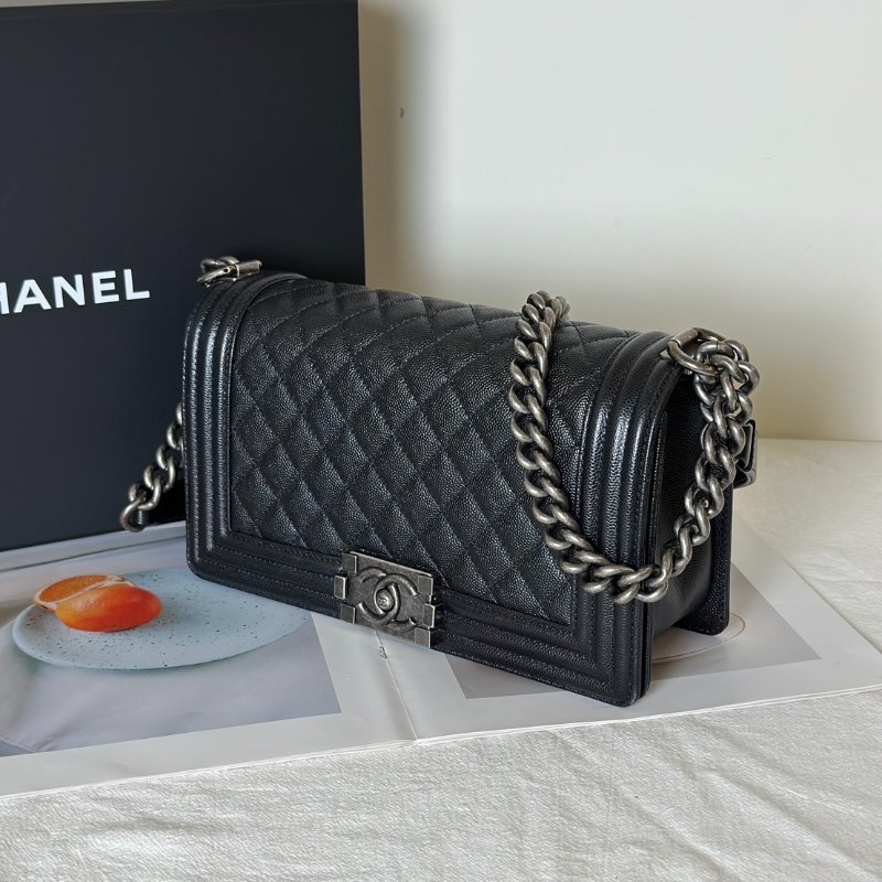 CHANEL Boy25 粒面牛皮口蓋包 - 黑銀26開-3