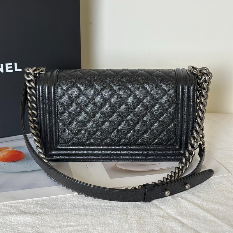 CHANEL Boy25 粒面牛皮口蓋包 - 黑銀26開-4