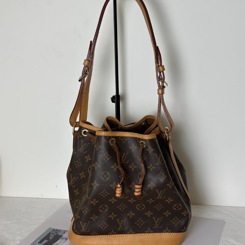 LOUIS VUITTON Noe BB老花水桶包-0