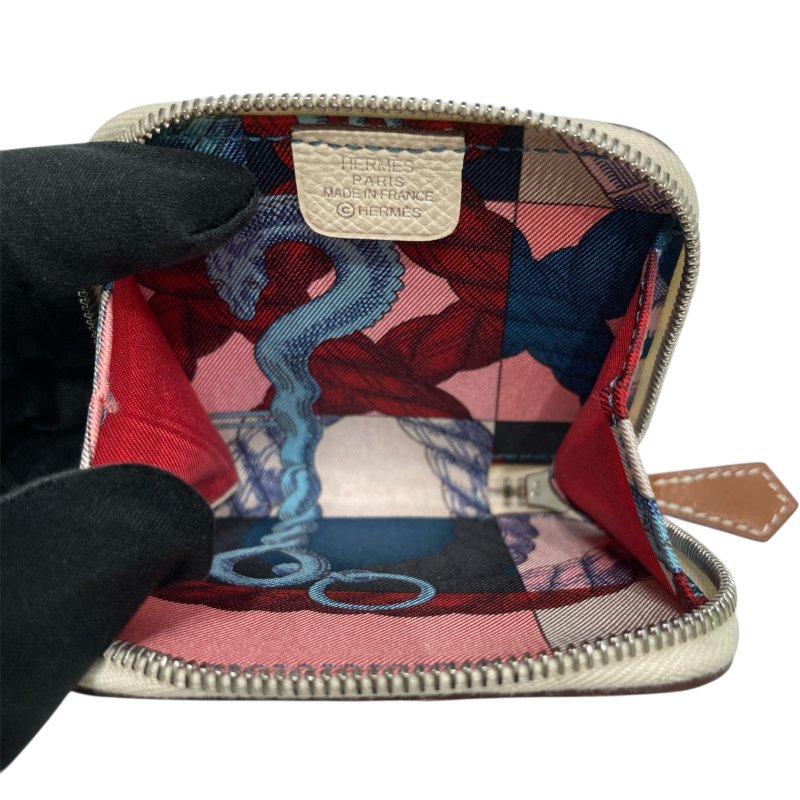 HERMES 愛馬仕 SILK IN COMPACT 皮革 拉鍊絲巾零錢包 餅乾色-6