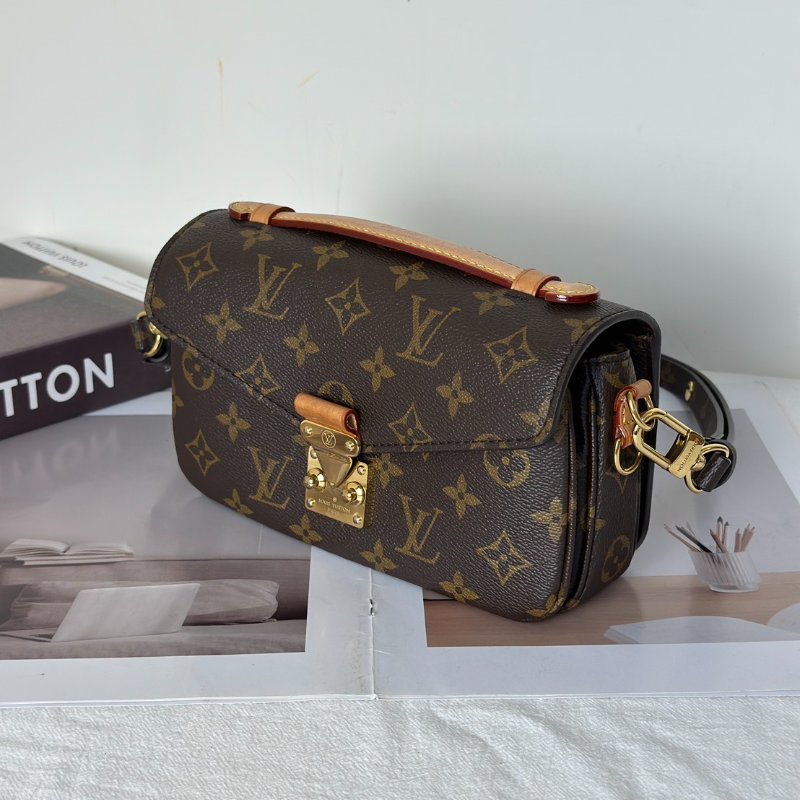LOUIS VUITTON Pochette metis east west郵差包-2