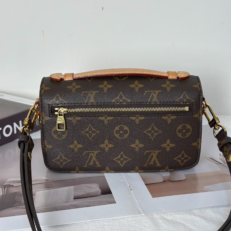 LOUIS VUITTON Pochette metis east west郵差包-3
