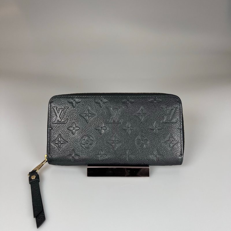 LV Ｍ61864 黑壓紋ㄇ拉長夾-0
