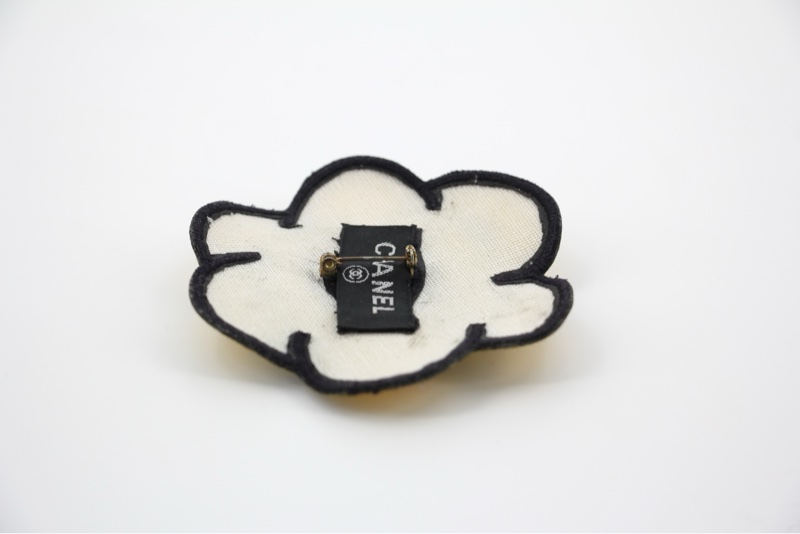 Chanel Vintage 95年橡膠黃色刺繡山茶花胸針-7