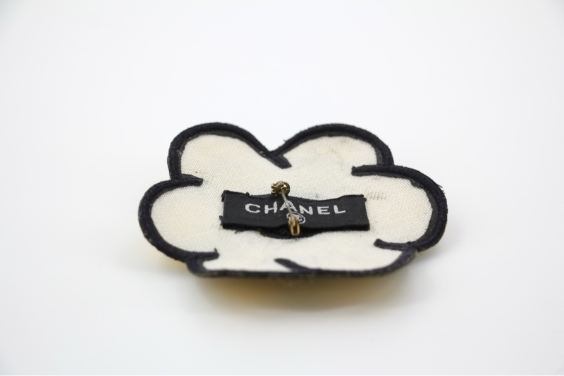 Chanel Vintage 95年橡膠黃色刺繡山茶花胸針-8