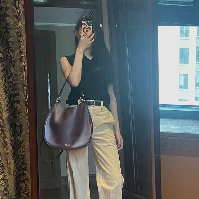 coach hobo全新✨雙背帶hobo酒紅🧧過年限定-5