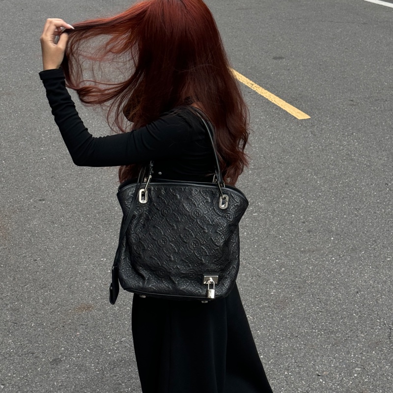 【極新🎁 全市場唯一】 LV Antheia 限量發售 羊皮 肩背包（專櫃163,000）-2