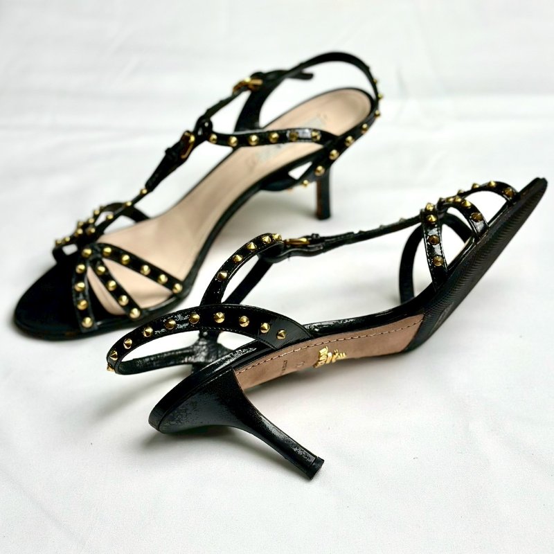 Prada 黑色亮面漆皮鉚釘 T 字帶涼鞋-2