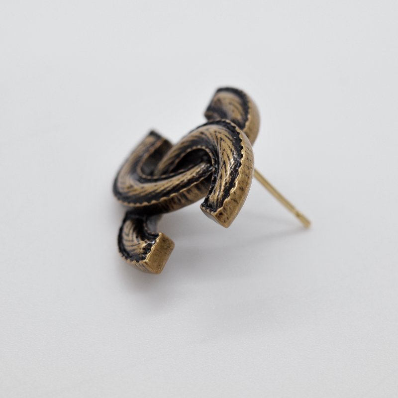 Chanel 香奈兒 CC Logo 仿舊金色 黑色琺瑯 耳針式耳環-9