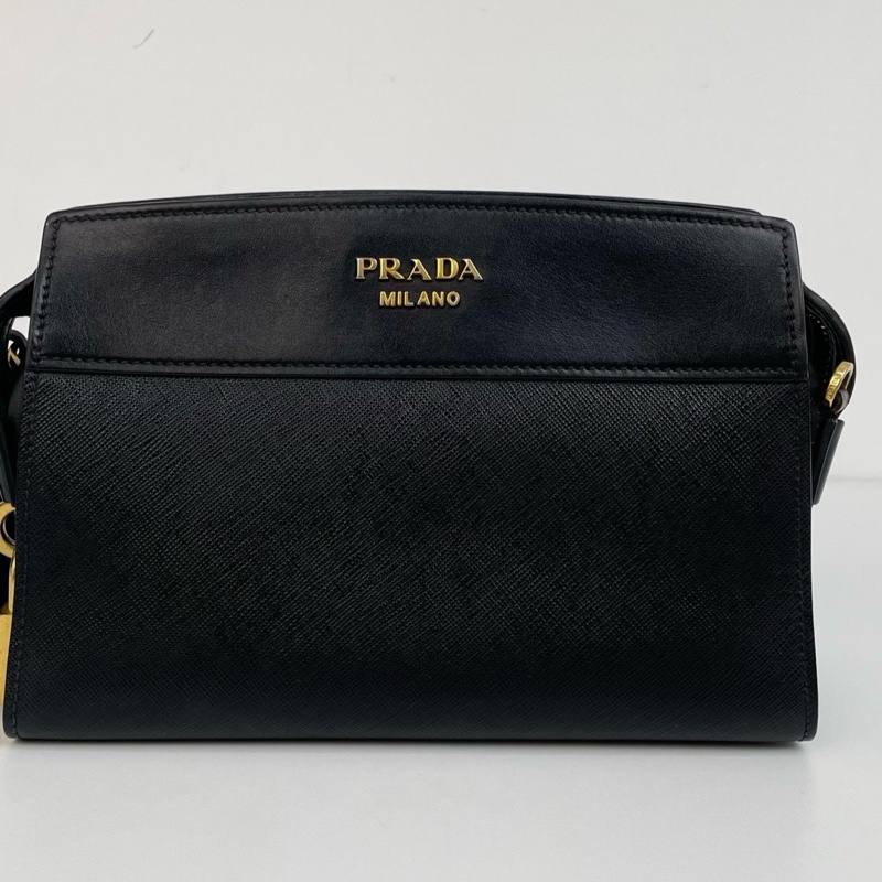 98新Prada普拉達黑金相機包單肩斜挎包 尺寸：22x14.5x8-6