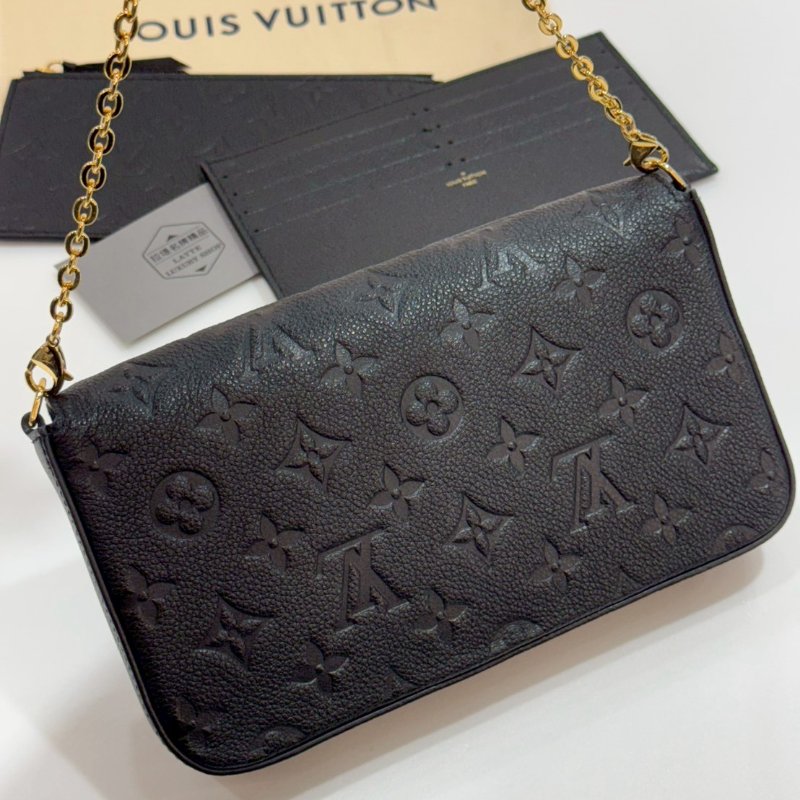 LV 全皮壓紋 三合一 斜背包/側背包/WOC  M82477 9成新-3