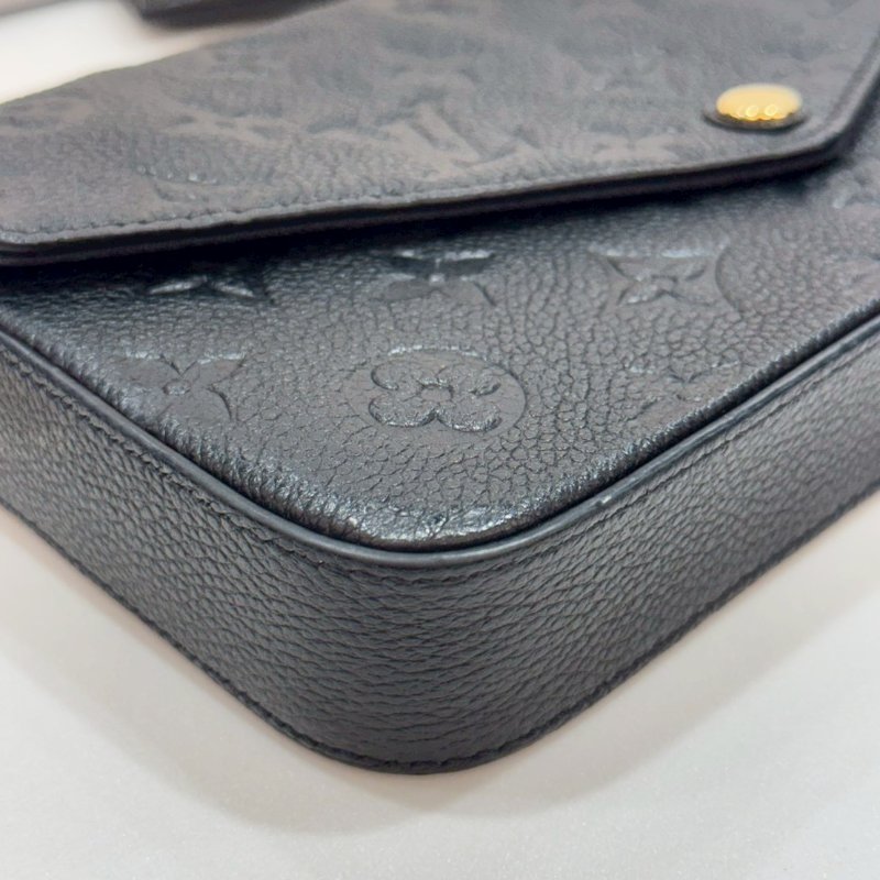 LV 全皮壓紋 三合一 斜背包/側背包/WOC  M82477 9成新-4