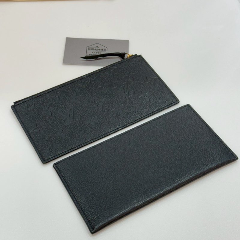 LV 全皮壓紋 三合一 斜背包/側背包/WOC  M82477 9成新-12