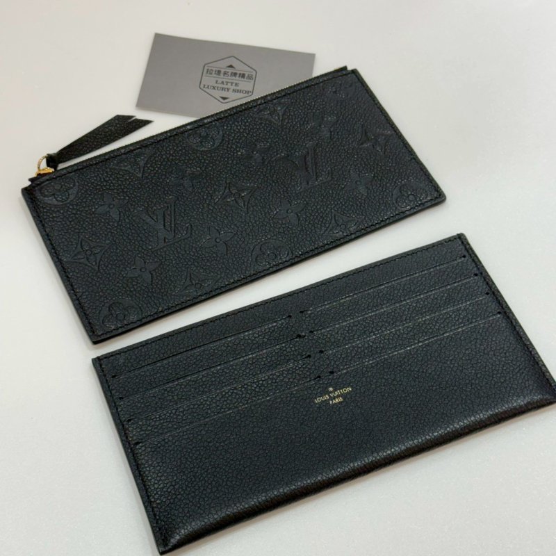 LV 全皮壓紋 三合一 斜背包/側背包/WOC  M82477 9成新-13