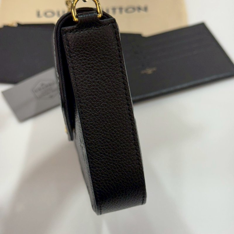 LV 全皮壓紋 三合一 斜背包/側背包/WOC  M82477 9成新-17