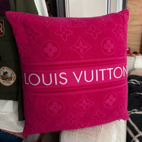 Lv 毛巾步抱枕