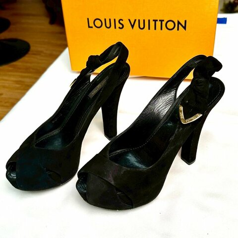 Louis Vuitton 黑色麂皮後繫帶涼鞋 鞋碼37.5
