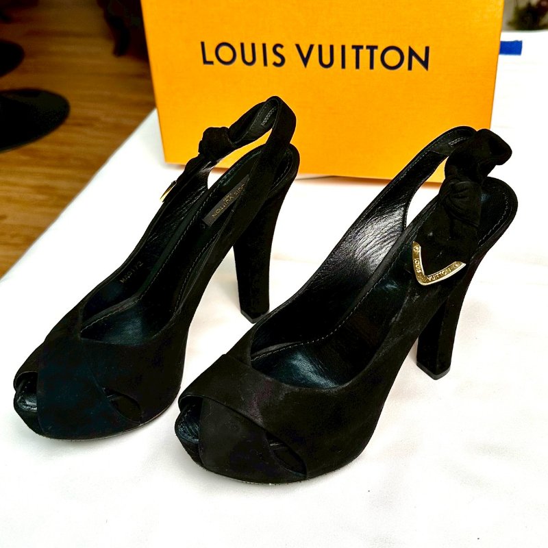 Louis Vuitton 黑色麂皮後繫帶涼鞋 鞋碼37.5-0