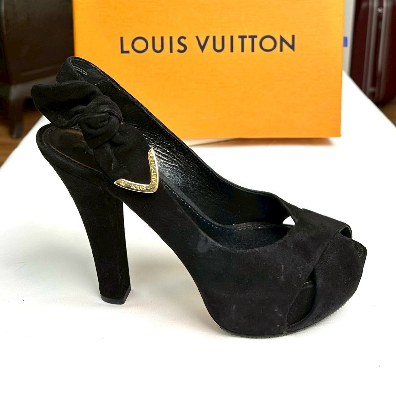 Louis Vuitton 黑色麂皮後繫帶涼鞋 鞋碼37.5-5