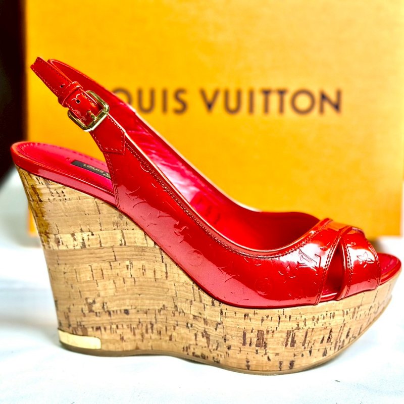 Louis Vuitton 石榴紅漆皮楔型涼鞋 鞋碼37.5-2
