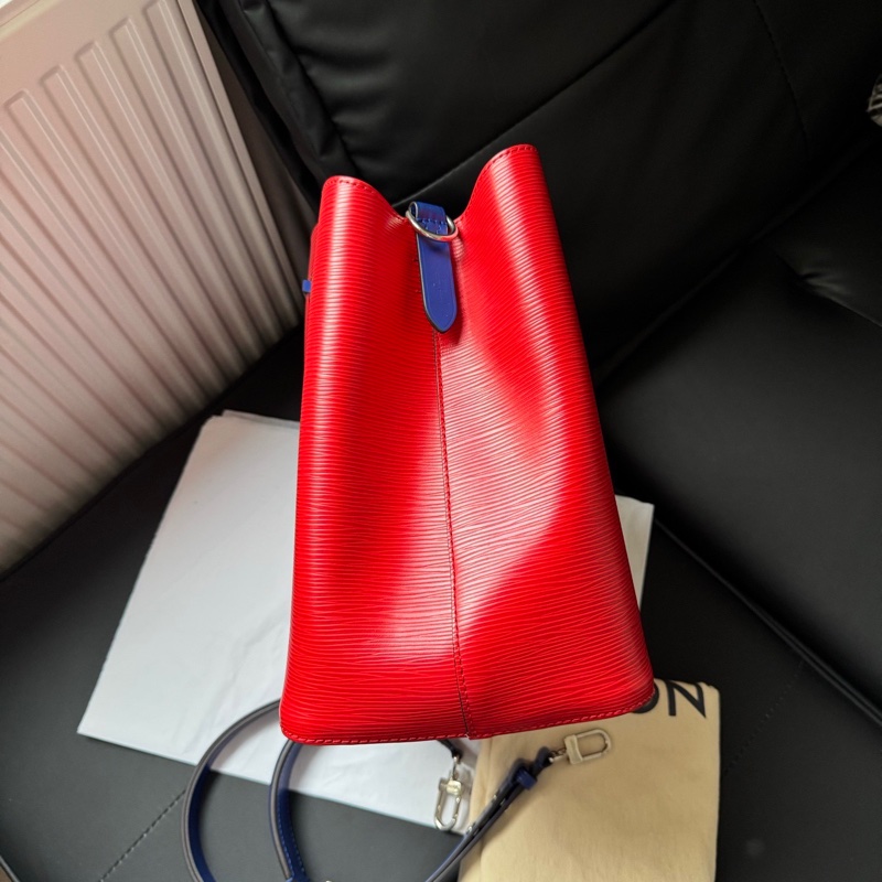 Lv 路易威登 紅色水波紋拼藍色內里 水桶包 18 年編碼+芯片共存 配件：有肩帶，塵袋-1