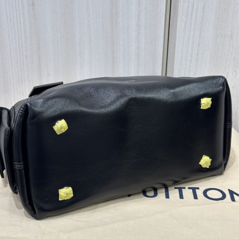 LV CARRYALL黑色銀鏈手提斜背包-6