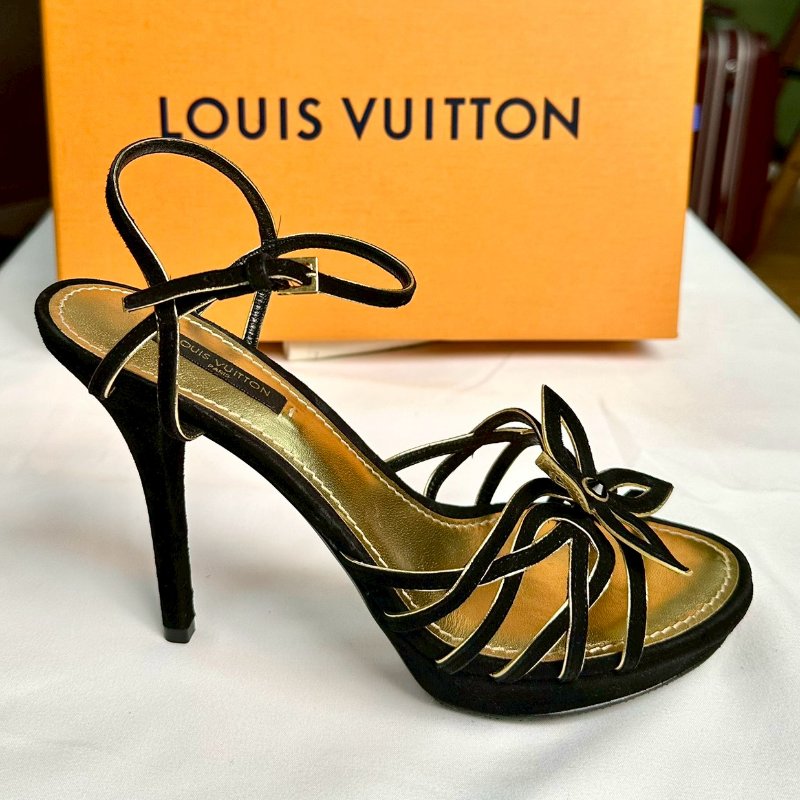 Louis Vuitton 麂皮腳踝繫帶涼鞋 鞋碼37.5-4