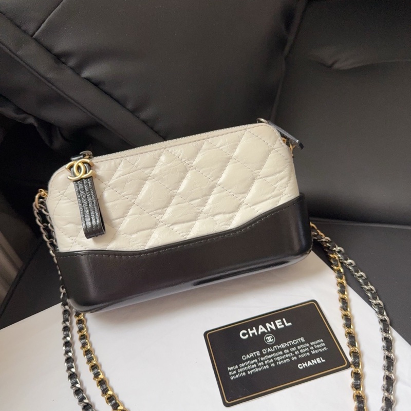 Chanel 香奈兒 18P 黑白熊拼色 mini流浪包  25開有卡-0