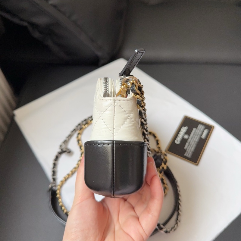 Chanel 香奈兒 18P 黑白熊拼色 mini流浪包  25開有卡-1