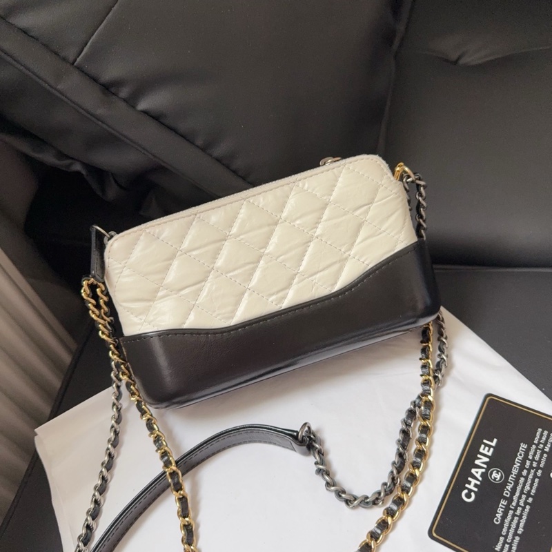 Chanel 香奈兒 18P 黑白熊拼色 mini流浪包  25開有卡-2