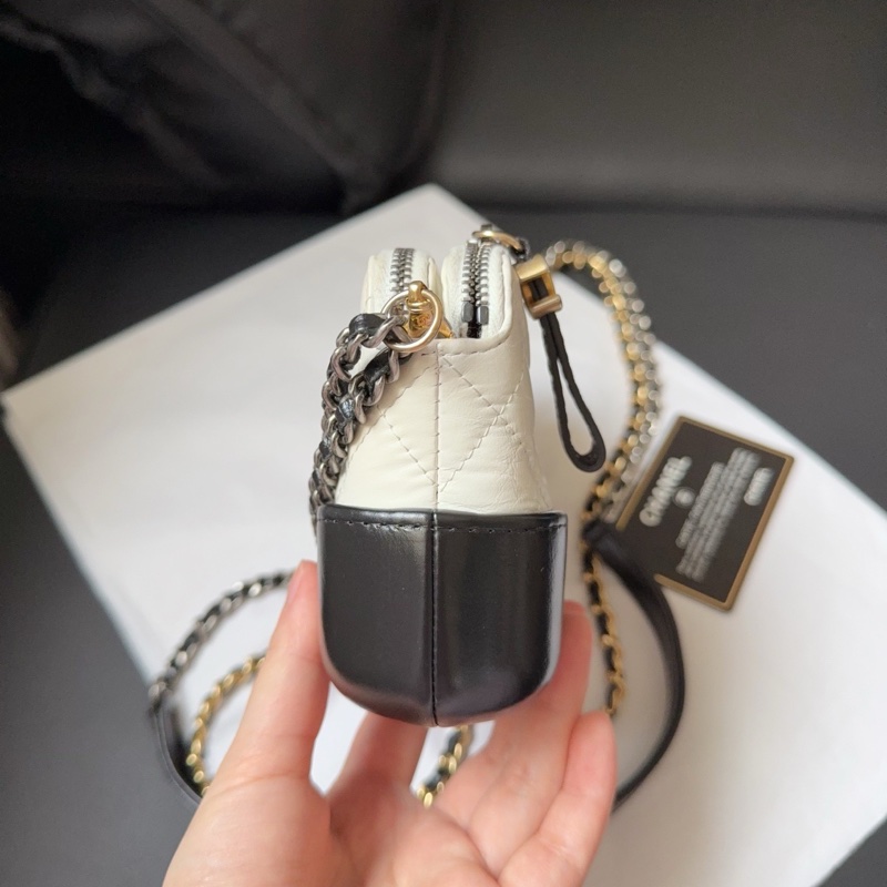 Chanel 香奈兒 18P 黑白熊拼色 mini流浪包  25開有卡-3