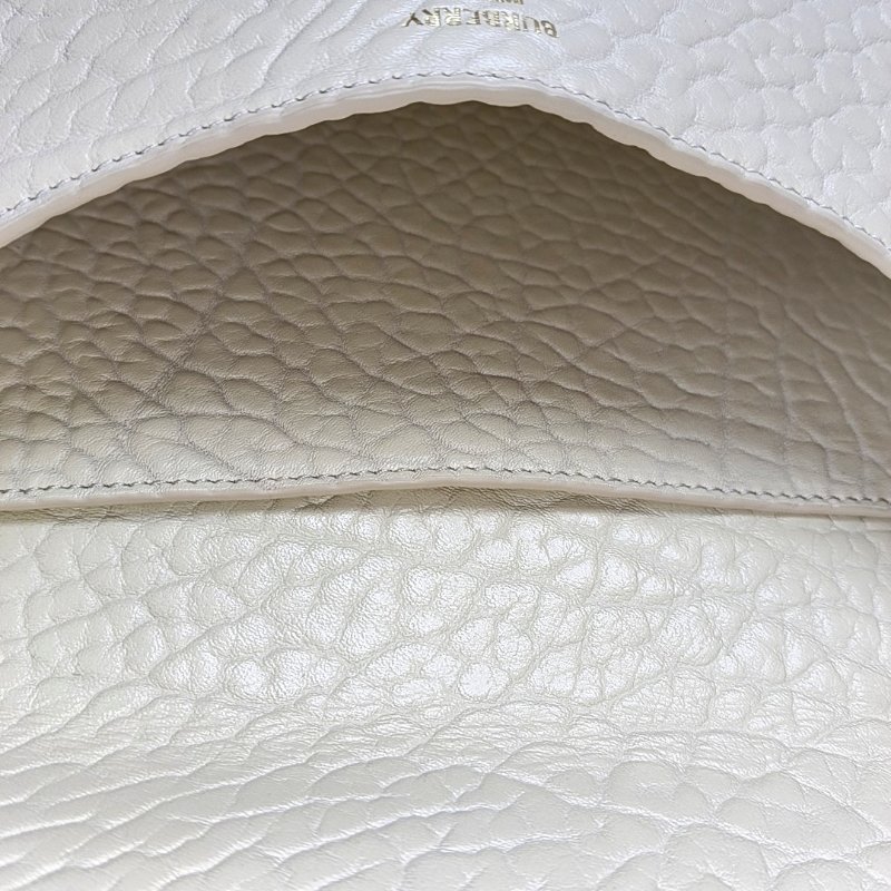 BURBERRY Chess白色牛皮壓紋單肩包金色五金-6