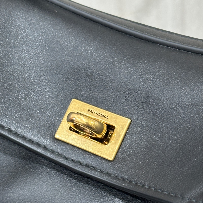 Balenciaga Radeo 黑色斜背包-18