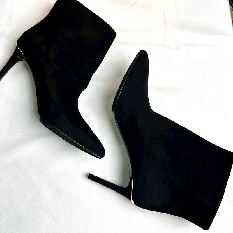 LOUIS VUITTON 黑色麂皮尖頭高跟短靴 鞋碼37.5-0