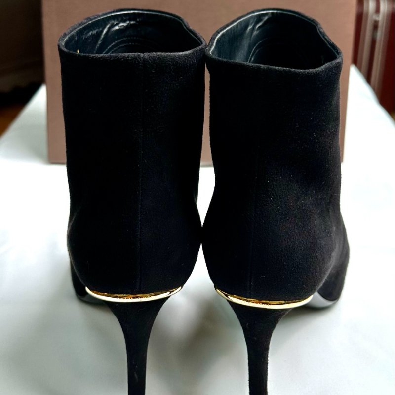 LOUIS VUITTON 黑色麂皮尖頭高跟短靴 鞋碼37.5-2