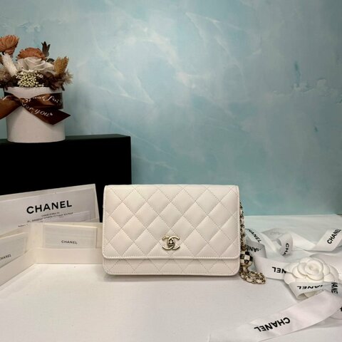 CHANEL 23C 小羊皮WOC足球鏈帶包